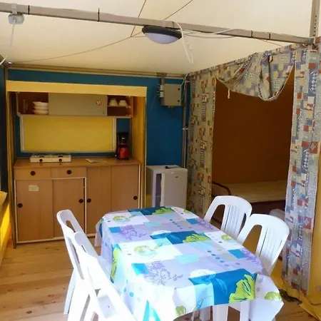 Flower La Pibola 营地 *